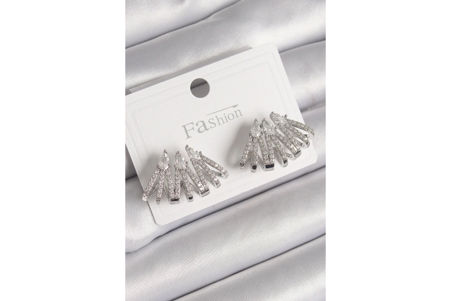 Shoecide Pirinç Gümüş Renk Zirkon Taşlı Deniz Kabuğu Model Kadın Küpe