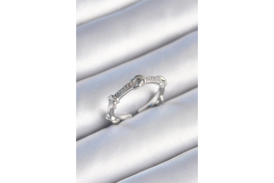 Shoecide Pirinç Gümüş Renk Zirkon Taşlı Düğüm Model Kadın Yüzük