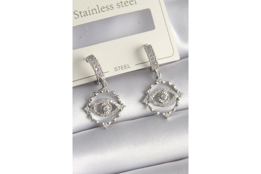 Shoecide Pirinç Gümüş Renk Zirkon Taşlı Göz Model Kadın Küpe