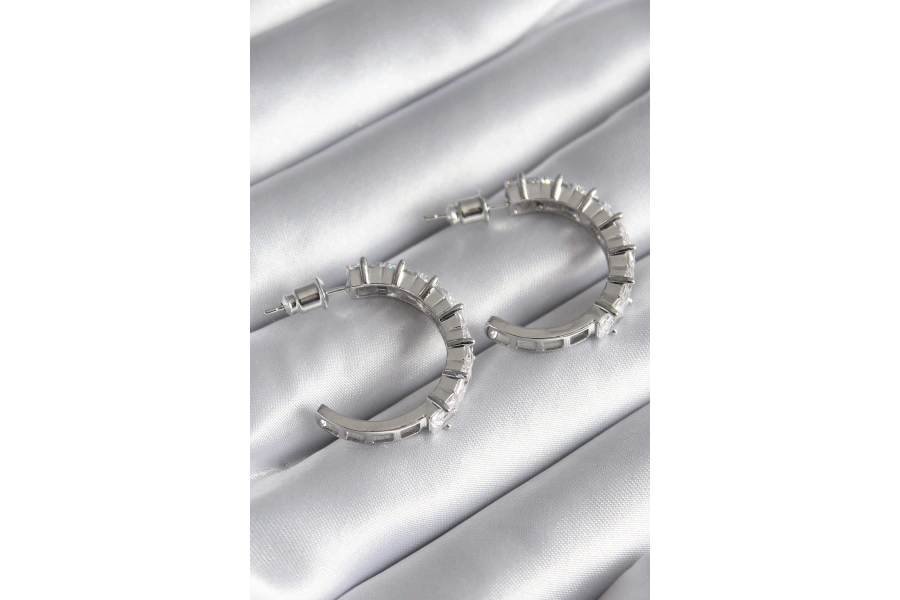 Shoecide Pirinç Gümüş Renk Zirkon Taşlı Halka Model Kadın Küpe