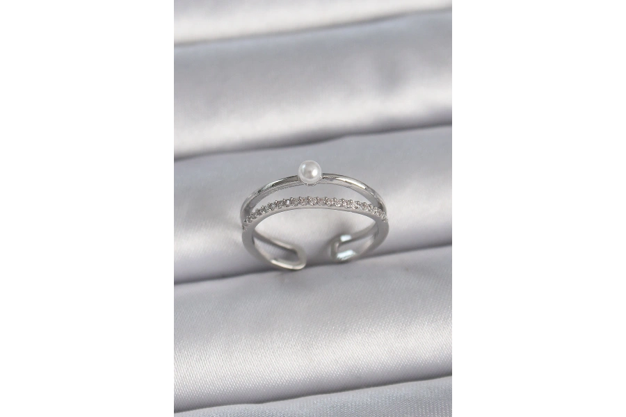 Shoecide Pirinç Gümüş Renk Zirkon Taşlı İnci Detay Ayarlanabilir Model Kadın Yüzük