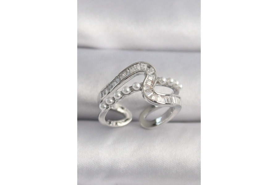 Shoecide Pirinç Gümüş Renk Zirkon Taşlı İnci Detay Vıp Seri Kadın Yüzük