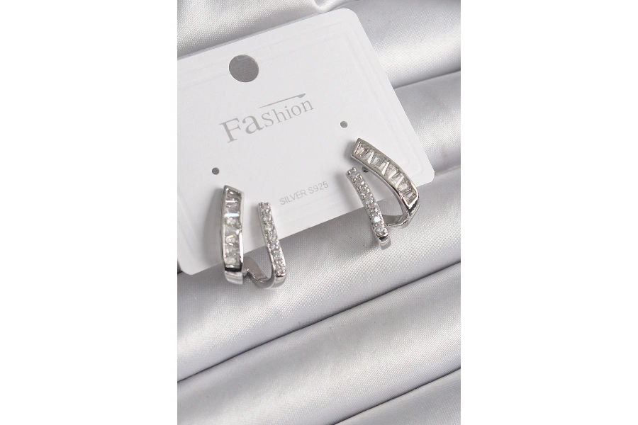 Shoecide Pirinç Gümüş Renk Zirkon Taşlı Kadın Küpe