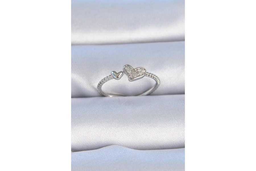 Shoecide Pirinç Gümüş Renk Zirkon Taşlı Kalp Model Kadın Yüzük