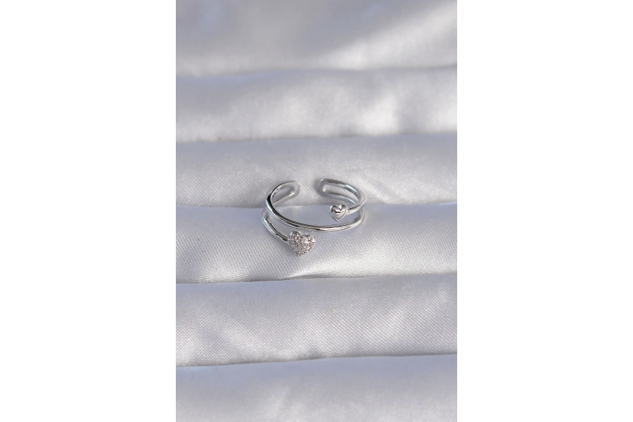 Shoecide Pirinç Gümüş Renk Zirkon Taşlı Kalpli Model Ayarlanabilir Yüzük