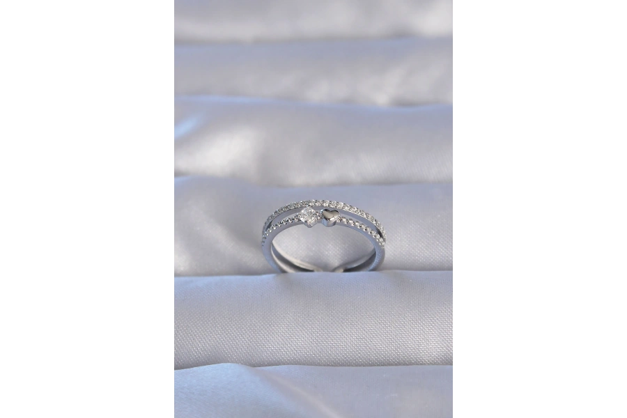 Shoecide Pirinç Gümüş Renk Zirkon Taşlı Kalpli Su Yolu Model Ayarlanabilir Yüzük