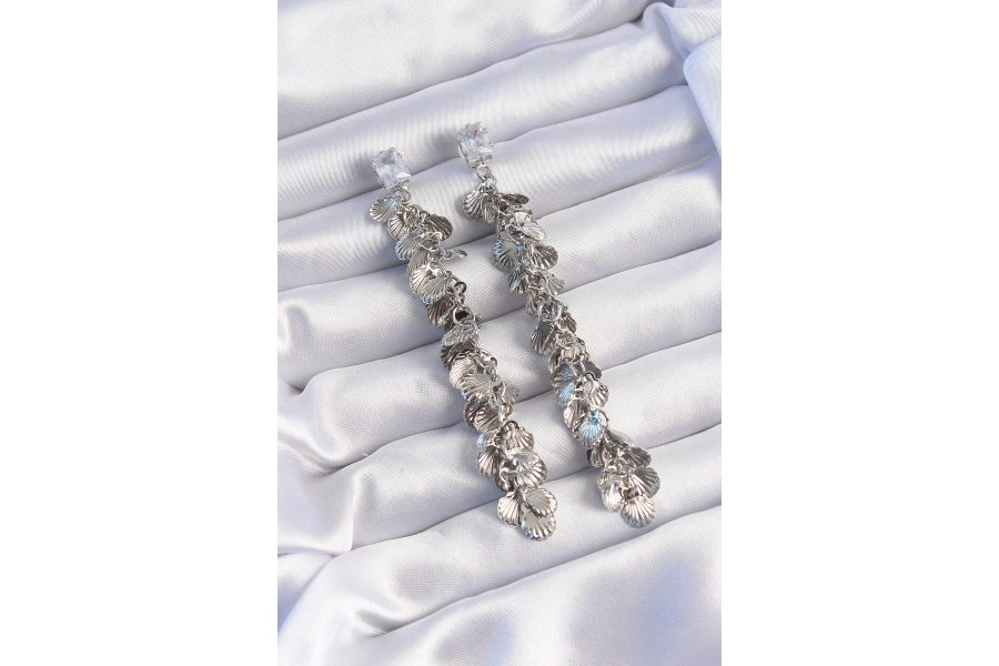 Shoecide Pirinç Gümüş Renk Zirkon Taşlı Minimal Deniz Kabuklu Sallantılı Küpe