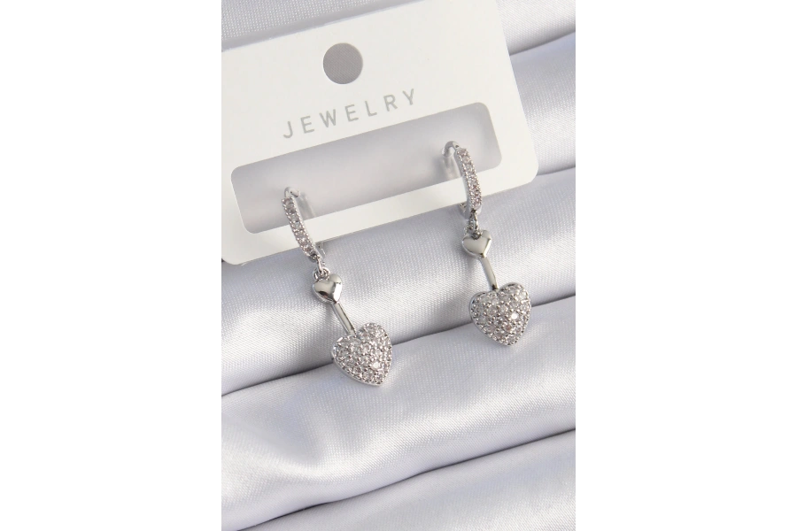 Shoecide Pirinç Gümüş Renk Zirkon Taşlı Sallantı Kalp Model Kadın Küpe