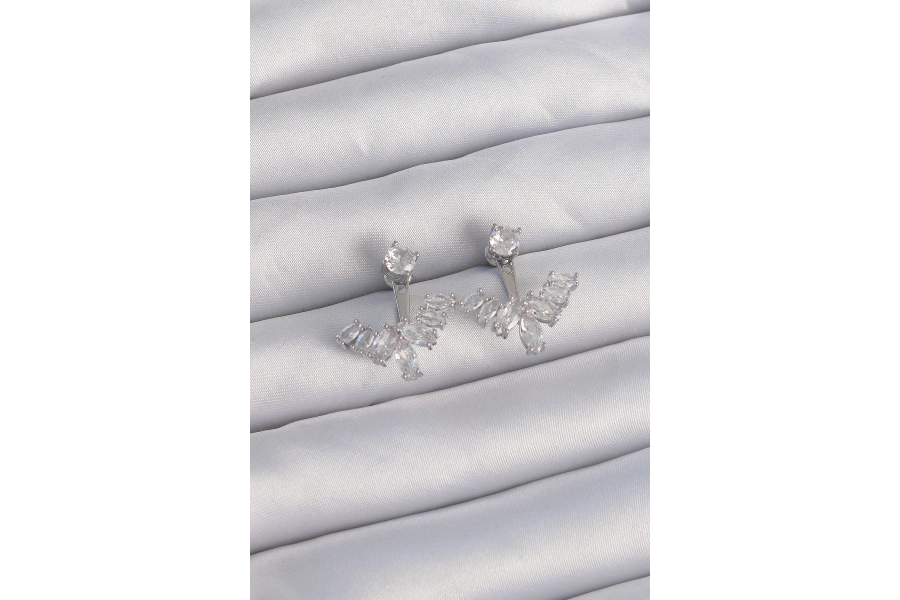 Shoecide Pirinç Gümüş Renk Zirkon Taşlı V Model Küpe