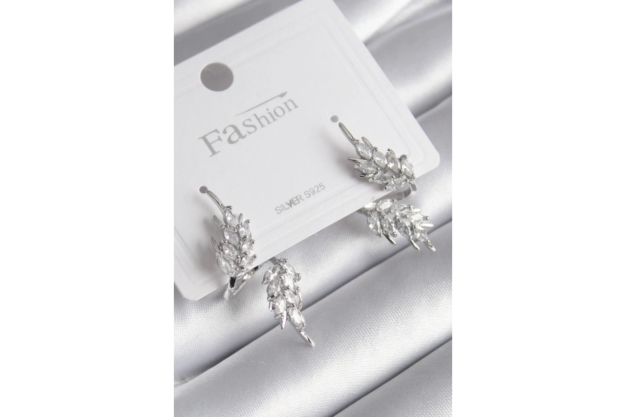 Shoecide Pirinç Gümüş Renk Zirkon Taşlı Yaprak Model Kadın Küpe