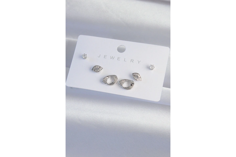 Shoecide Pirinç Gümüş Renk Zirkon Taşlı Yaprak Model Küpe Seti