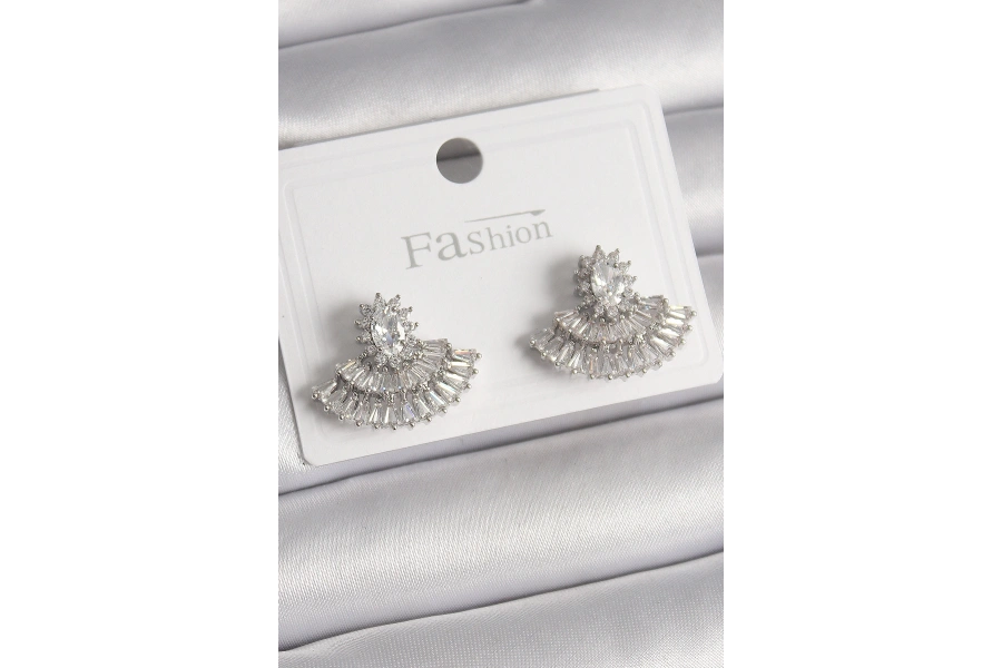 Shoecide Pirinç Gümüş Renk Zirkon Taşlı Yelpaze Model Kadın Küpe