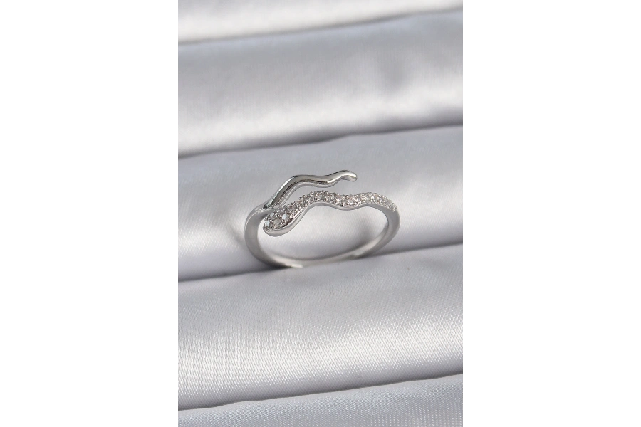 Shoecide Pirinç Gümüş Renk Zirkon Taşlı Yılan Ayarlanabilir Model Kadın Yüzük