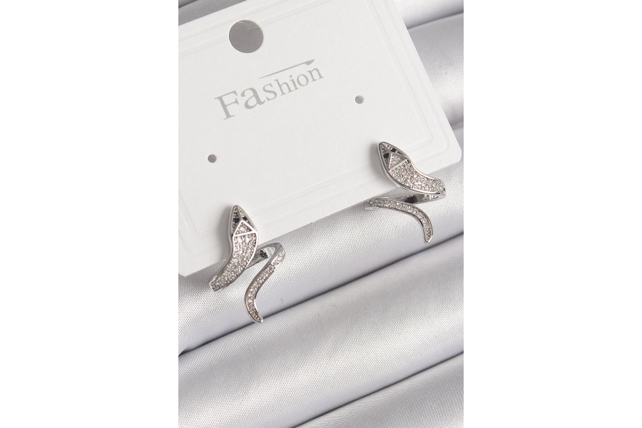 Shoecide Pirinç Gümüş Renk Zirkon Taşlı Yılan Model Kadın Küpe