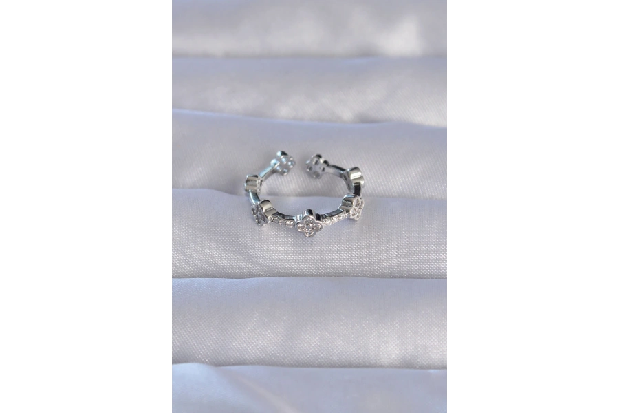 Shoecide Pirinç Gümüş Renk Zirkon Taşlı Yonca Model Ayarlanabilir Yüzük