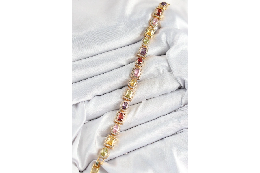 Shoecide Pirinç Karışık Zirkon Taşlı Baget Model Gold Renk Vıp Seri Kadın Bileklik
