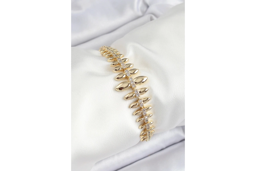 Shoecide Pirinç Kurşun Model Zirkon Taşlı Gold Renk Vip Seri Kadın Bileklik