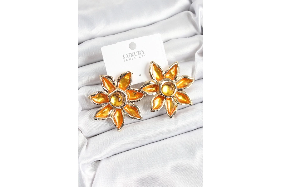 Shoecide Pirinç Mineli Alevli Çiçek Model Gold Renk Kadın Küpe