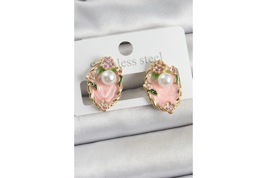 Shoecide Pirinç Pembe Mineli İnci Detaylı Sanatsal Portre Model Gold Renk Kadın Küpe