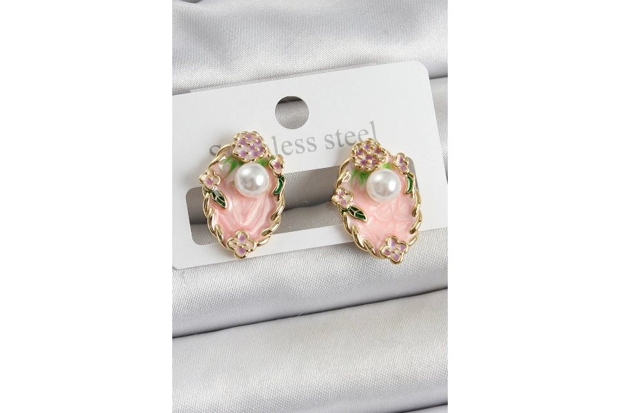 Shoecide Pirinç Pembe Mineli İnci Detaylı Sanatsal Portre Model Gold Renk Kadın Küpe