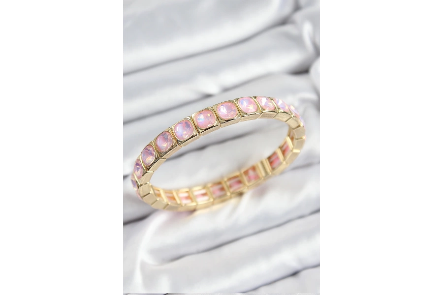 Shoecide Pirinç Pembe Zirkon Taşlı Kare Model Gold Renk Lastikli Kadın Bileklik