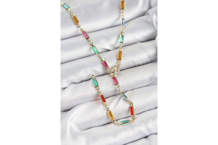 Shoecide Pirinç Renkli Zirkon Taşlı Dikdörtgen Model Gold Renk Kadın Y Kolye