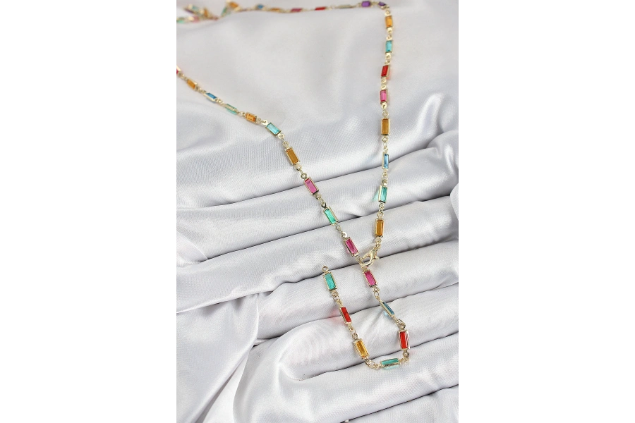 Shoecide Pirinç Renkli Zirkon Taşlı Dikdörtgen Model Gold Renk Kadın Y Kolye