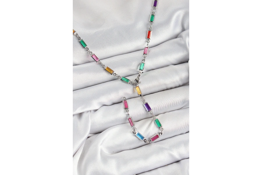 Shoecide Pirinç Renkli Zirkon Taşlı Dikdörtgen Model Gümüş Renk Kadın Y Kolye