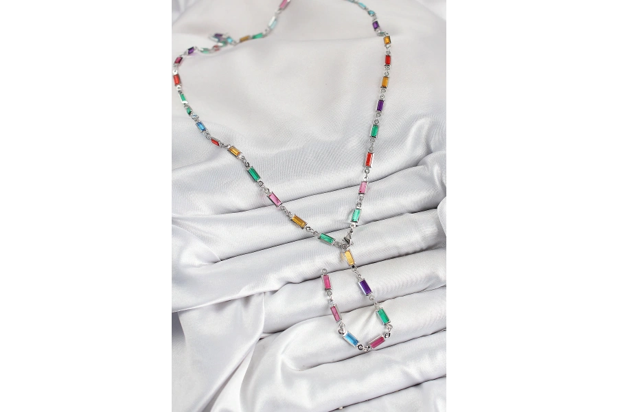 Shoecide Pirinç Renkli Zirkon Taşlı Dikdörtgen Model Gümüş Renk Kadın Y Kolye