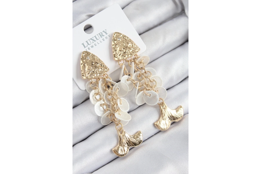 Shoecide Pirinç Sallantılı Sedefli Balık Model Gold Renk Kadın Küpe