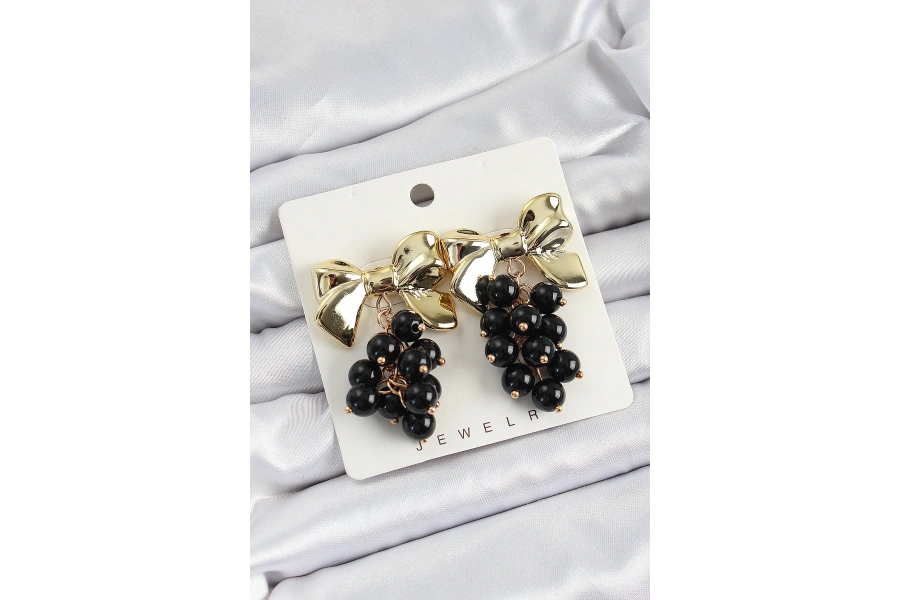 Shoecide Pirinç Sallantılı Siyah Boncuklu Fiyonk Vintage Model Gold Renk Kadın Küpe