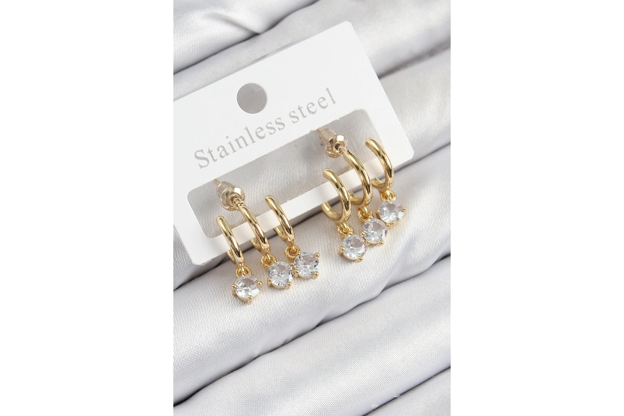 Shoecide Pirinç Sallantılı Zirkon Taşlı Model Gold Renk Kadın Küpe