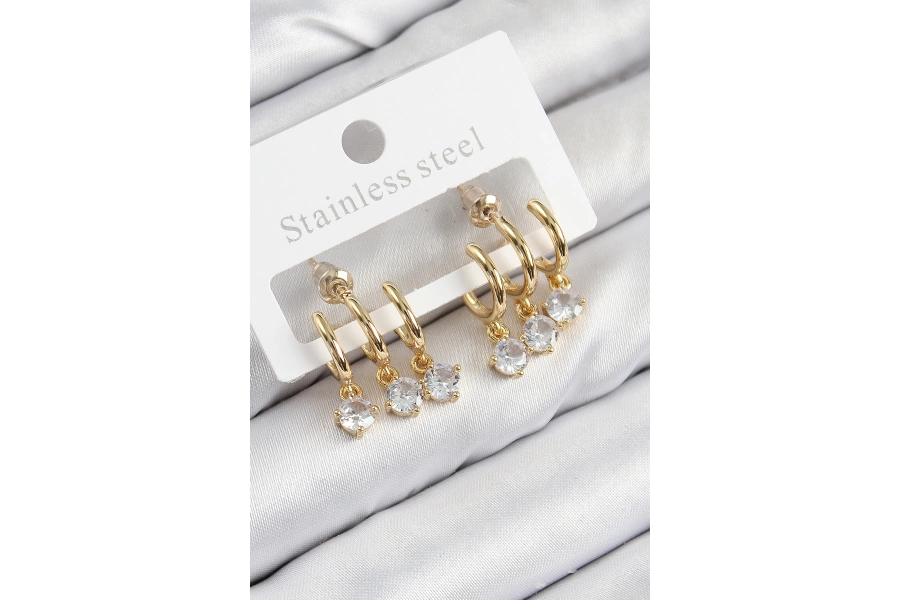 Shoecide Pirinç Sallantılı Zirkon Taşlı Model Gold Renk Kadın Küpe