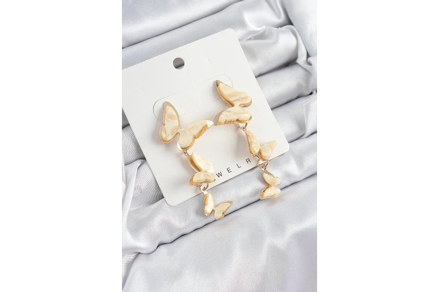 Shoecide Pirinç Sedef Sallantılı Mermer Desenli Kelebek Model Gold Renk Vintage Kadın Küpe