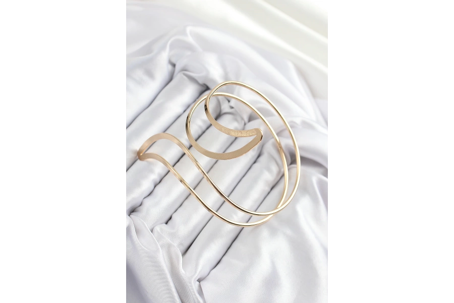 Shoecide Pirinç Soyut Alev Desenli Gold Renk Kadın Pazu Bileklik