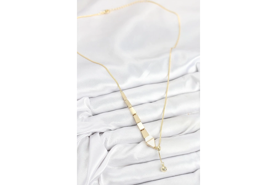Shoecide Pirinç Yılan Model Gold Renk Asansörlü Kadın Kolye