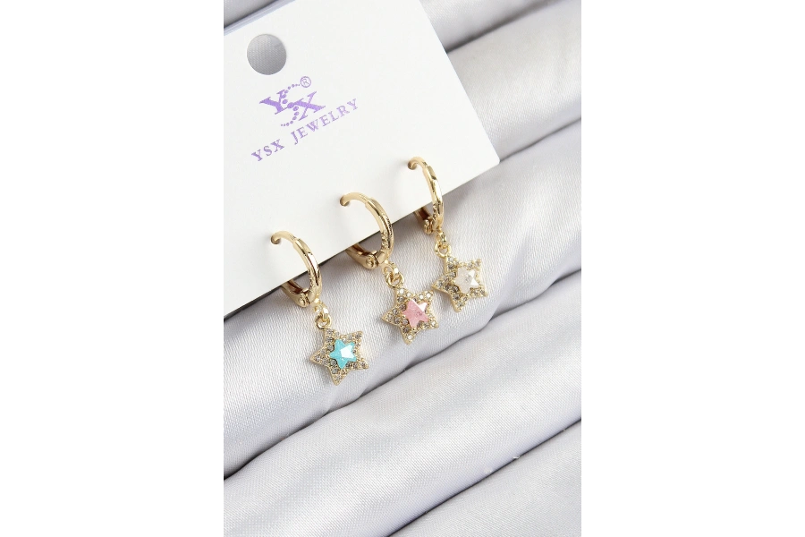 Shoecide Pirinç Zirkon Taşlı 3lü Renkli Yıldız Model Gold Renk Kadın Küpe