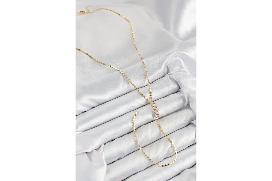 Shoecide Pirinç Zirkon Taşlı Ezme Zincirli Model Gold Renk Y Kolye