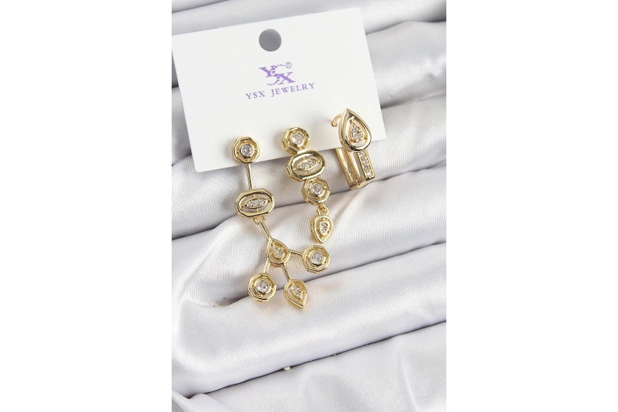 Shoecide Pirinç Zirkon Taşlı Geometrik Model Gold Renk 3lü Kadın Küpe