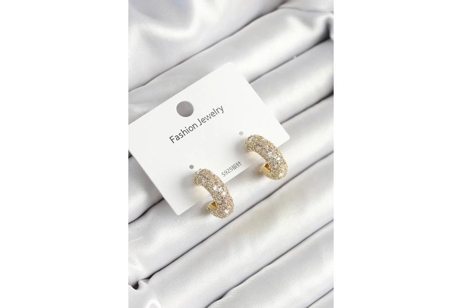 Shoecide Pirinç Zirkon Taşlı Halka Model Gold Renk Kadın Küpe