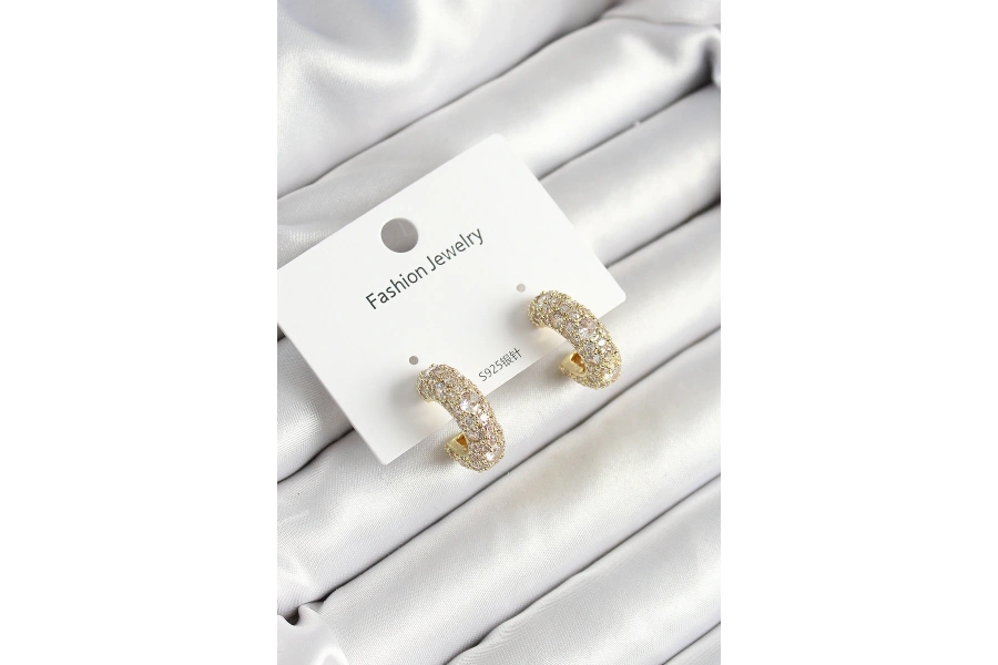 Shoecide Pirinç Zirkon Taşlı Halka Model Gold Renk Kadın Küpe