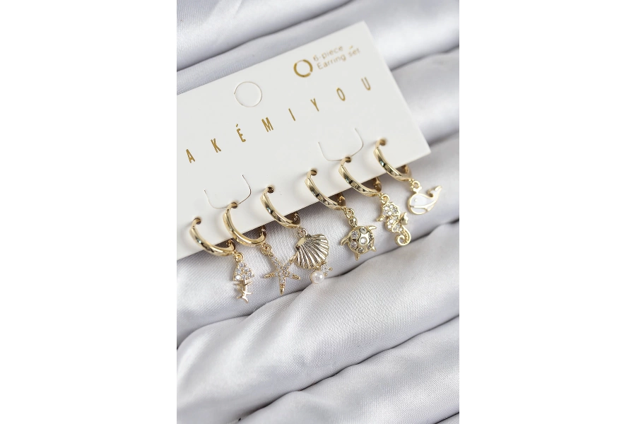 Shoecide Pirinç Zirkon Taşlı İstiridye Balina Ve Yıldız Gold Renk 6lı Küpe Set