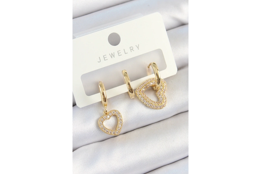 Shoecide Pirinç Zirkon Taşlı Kalp Model Gold Renk 3lü Çift Kadın Küpe Set