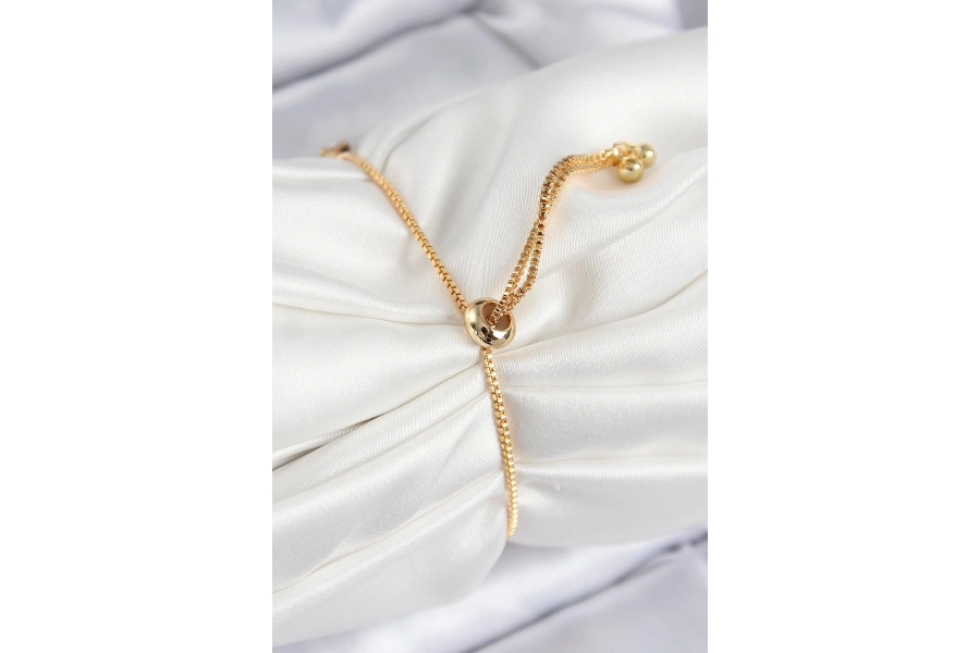 Shoecide Pirinç Zirkon Taşlı Kare Model Gold Renk Asansörlü Kadın Bileklik