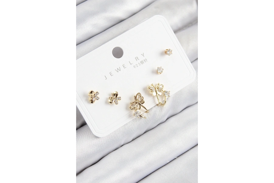 Shoecide Pirinç Zirkon Taşlı Kelebek Model Gold Renk 925 Ayar Gümüş Çivi Kadın Küpe Set