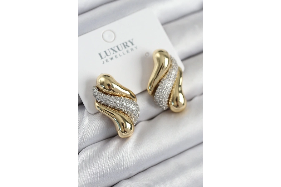 Shoecide Pirinç Zirkon Taşlı Kıvrım Model Gold Renk Kadın Küpe