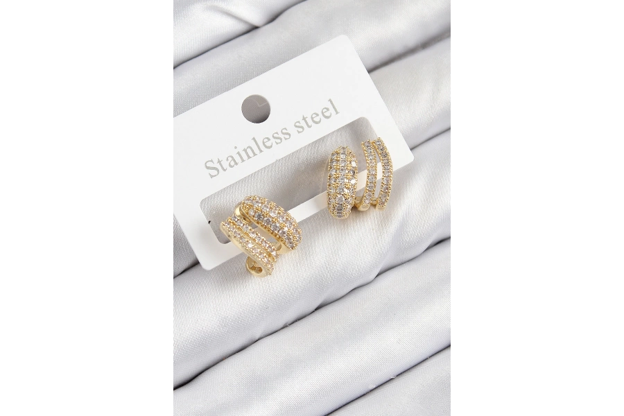 Shoecide Pirinç Zirkon Taşlı Kıvrımlı Model Gold Renk Kadın Küpe