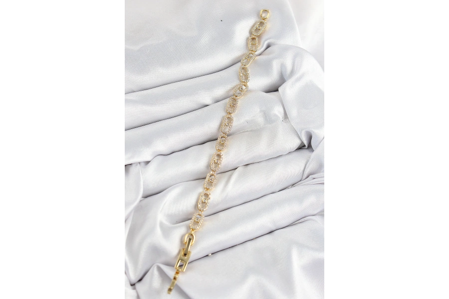 Shoecide Pirinç Zirkon Taşlı Messika Model Gold Renk Vıp Seri Kadın Bileklik