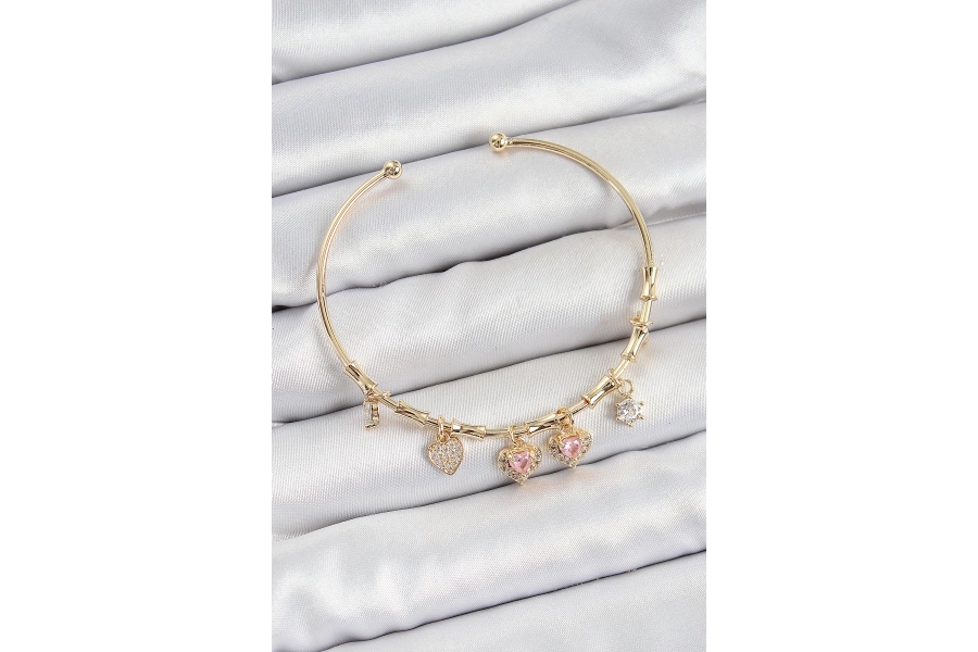 Shoecide Pirinç Zirkon Taşlı Pembe Kalp Model Gold Renk Charm Bileklik