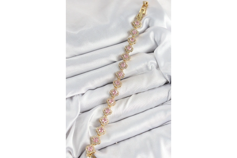 Shoecide Pirinç Zirkon Taşlı Pembe Yonca Baget Model Gold Renk Vıp Seri Kadın Bileklik